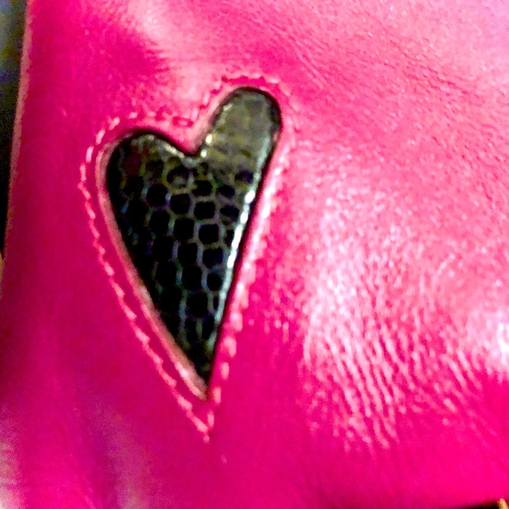 T-Bags Heart Clutch Two Tone Magenta & Black - Picture 5 of 9